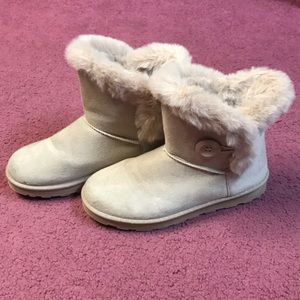 3/$15💠 Furry Boots